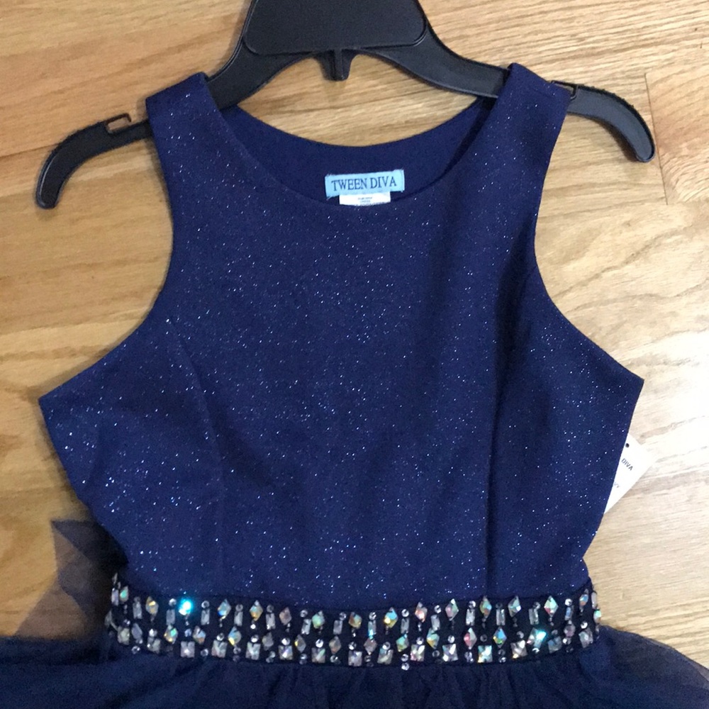 Dress - Picture 2 of 2